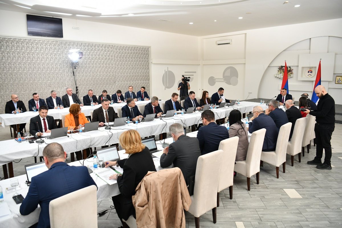 Selak Goran tweet media