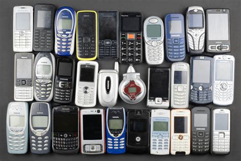 migsandwich's tweet photo. @Amanditas4 que eu me lembro o "eh" veio da época desses celulares aqui e colocar acento era um saco https://t.co/uViiZQJUBl