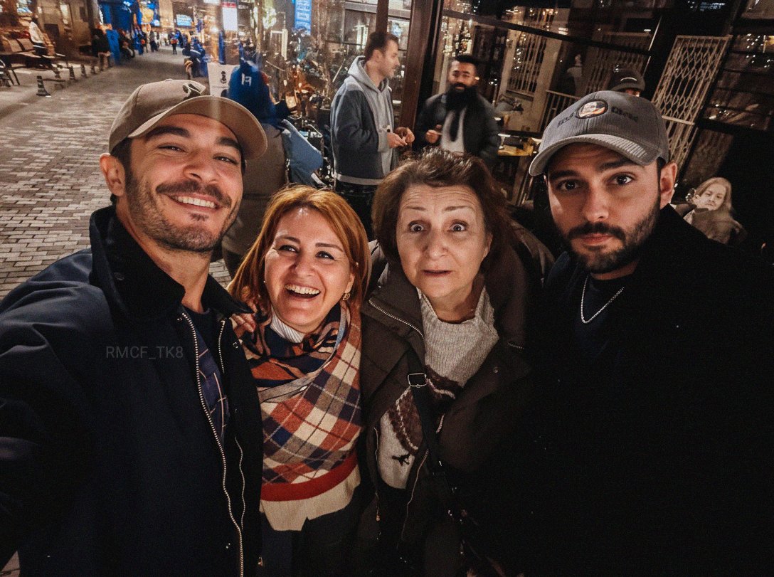 La familia 🫠✨
#BurakDeniz • #BirGeceMasalı