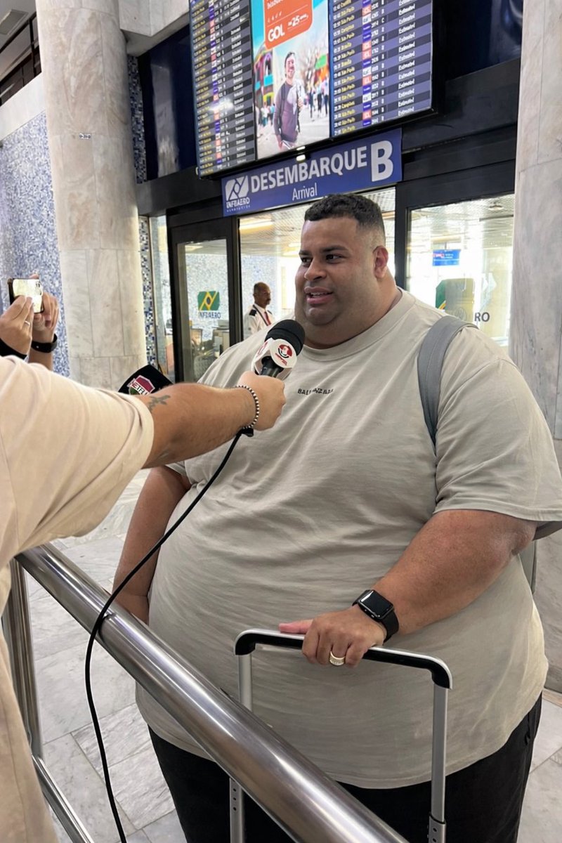 Alisson já está no Rio de Janeiro. Jogador vai passar pelos exames médicos e depois vai direto para o CT Carlos Castilho assinar contrato de empréstimo com o Fluminense até o fim deste ano.

📰 Vitor Lessa