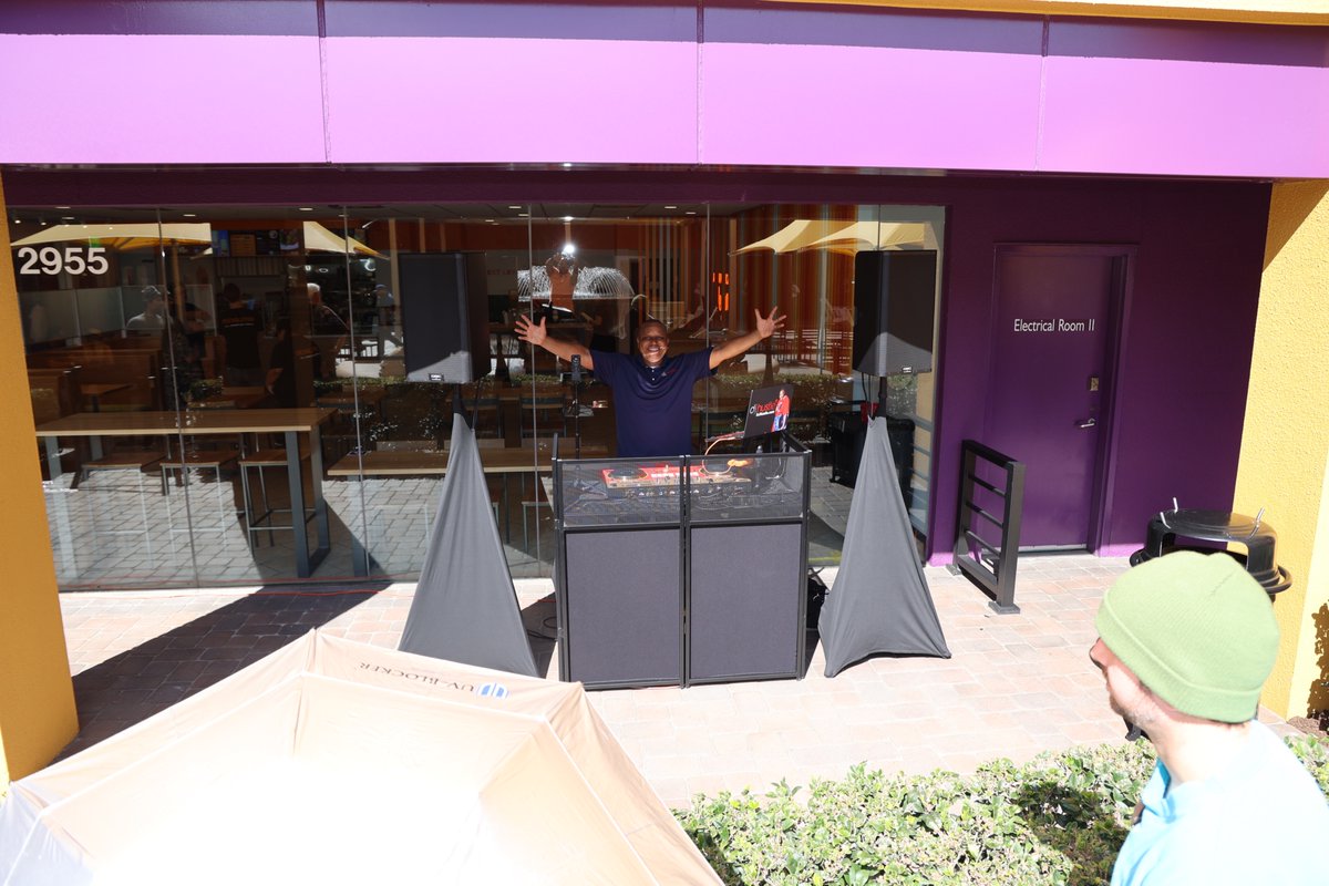 DJ HUSTLE ® tweet media