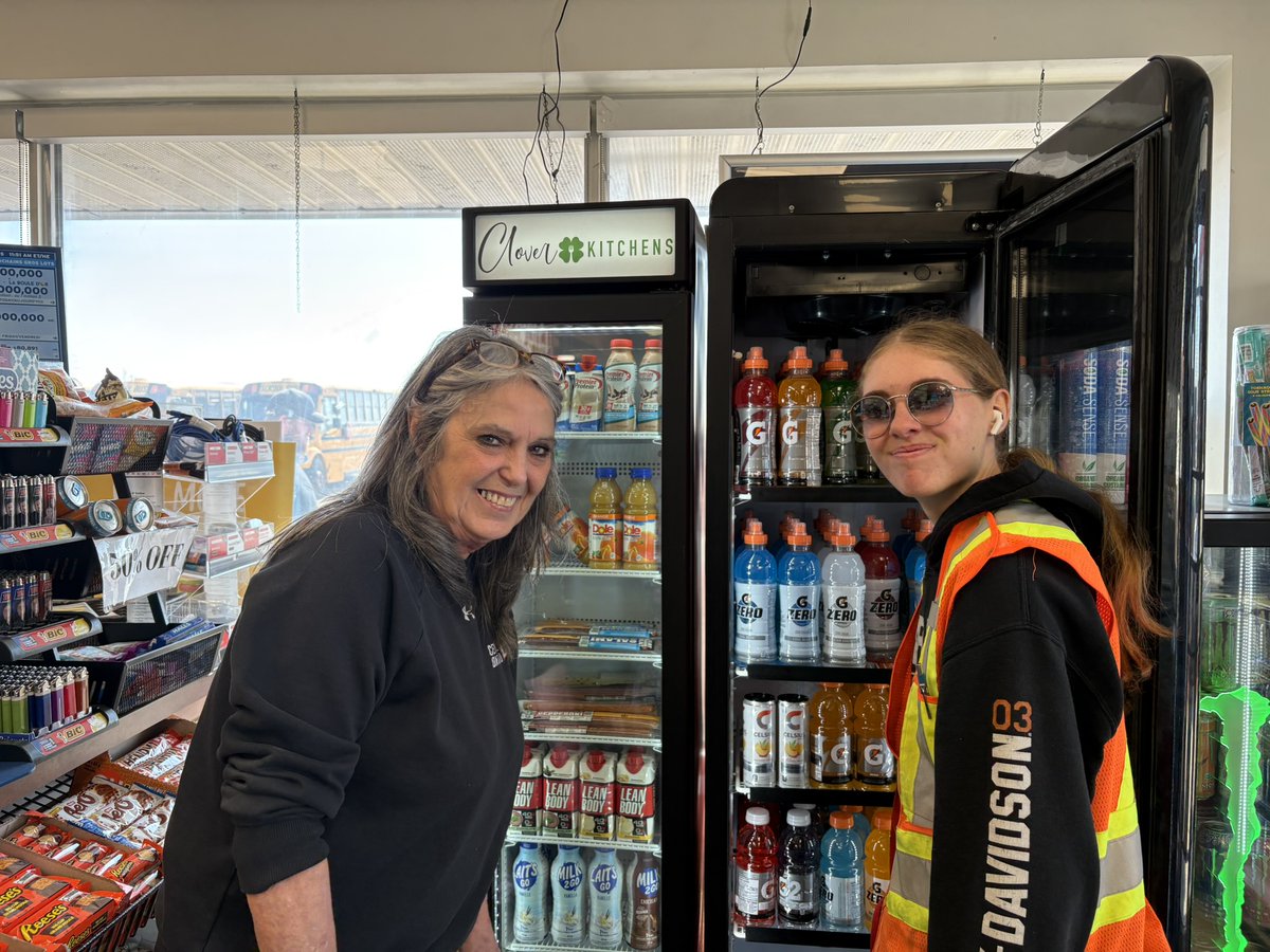 Central_ON_FS's tweet photo. Have you visited the FAST STOP gas station on Franklin Blvd in Cambridge? If so, you have probably met our fantastic staff. We offer full-service fueling, Country Style Coffee, snacks, drinks, water softener salt, lottery items, and HOT FOOD deals. #FASTSTOP #Cambridgeโฝ๐ญโ https://t.co/1egIpAHXVx