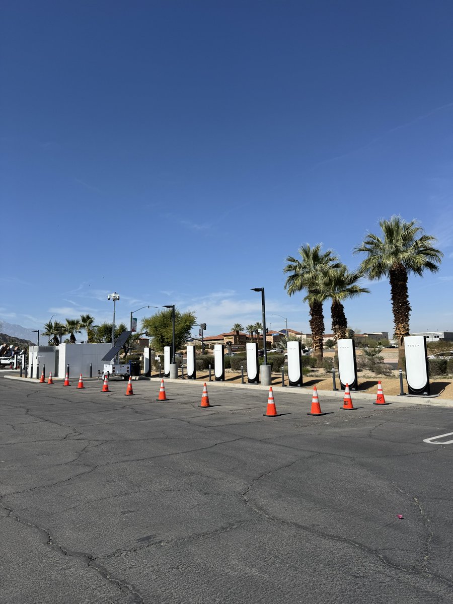 The Kilowatts 🚗⚡️ tweet media