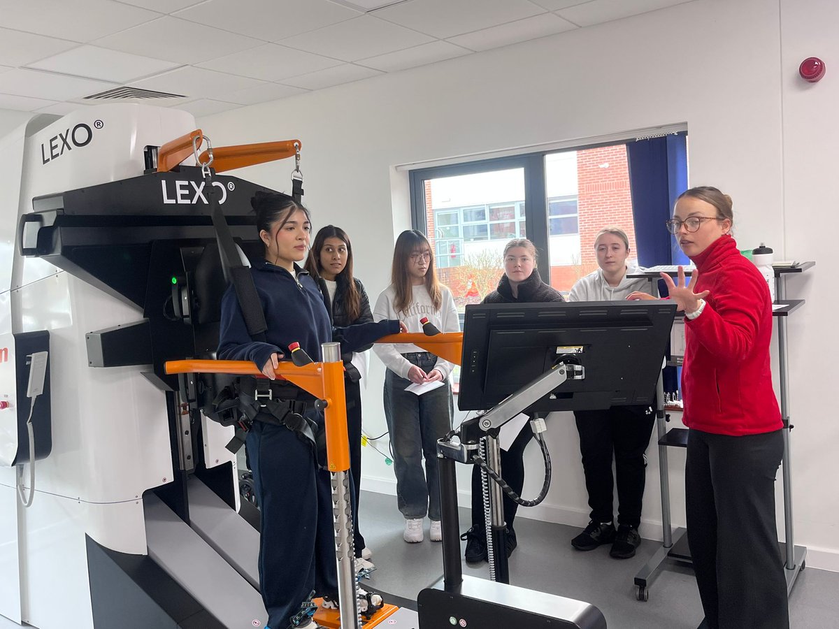 MiNT_hobbs's tweet photo. Over 60 physiotherapy students from UWE joined The MiNT Academy at Hobbs Bristol for our UWE Experience Day, engaging in open discussion, hands-on learning, and exploring neurotechnology to better understand its role in neurorehabilitation and clinical practice. https://t.co/iDnslMlfRJ