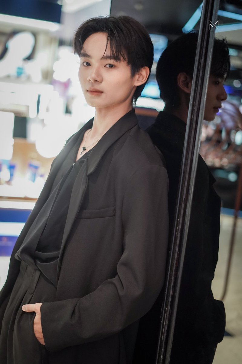 ชื่อลีโอคร้าบบ ฝากเนื้อฝากตัวด้วยนะคร้าบบ 😍

#leopunjaphon | <a href="/leopunjaphon/">Leopunjaphon</a> 

#JEANPAULGAULTIER
#LEMALEELIXIRABSOLUTE
#LUXASIATHAILAND