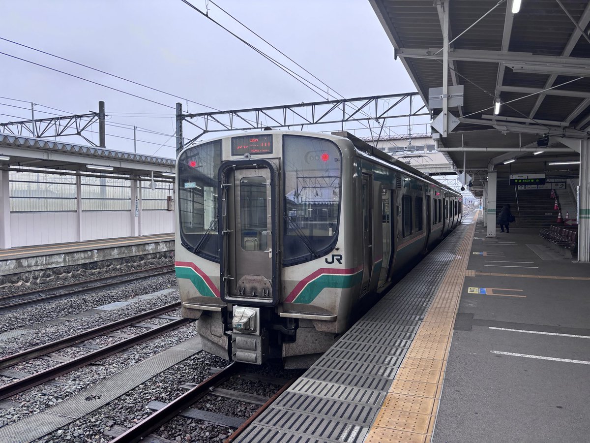会津若松〜郡山間は、バスもJRも1時間に1本で変わらない、所要時間も
