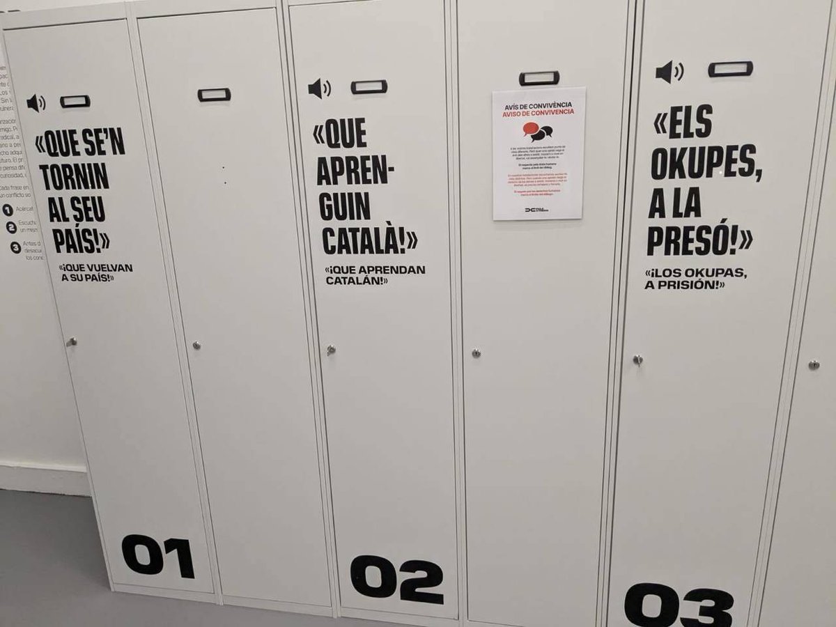 CADCI's tweet image. ALERTA Xavier Masllorens responsable de l'exposició xenòfoba on s'assimila la Llengua catalana a supremacisme fou designat amb els vots de JUNTs🎗, CUP🎗 i ERC🎗  
elmon.cat/societat/lleng…
 #quintacolumna #processisme #hatespeech #feixisme