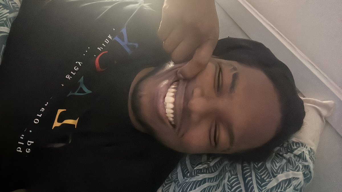 Bonjour et Pa oublié streamé pou an refait dentition  en mwen an koukoune a manman zott😁

album.link/Streetanthem