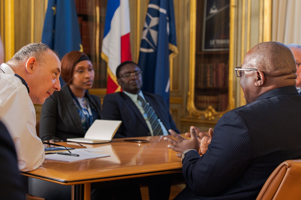 premar_ceclant's tweet image. #Afrique | CECLANT rencontre ses partenaires africains 📷

Cette semaine, le vice-amiral d'escadre Jean-François Quérat, commandant la zone maritime Atlantique, a reçu une délégation de l'Architecture de Yaoundé, partenaire majeur de notre #coopération maritime régionale en