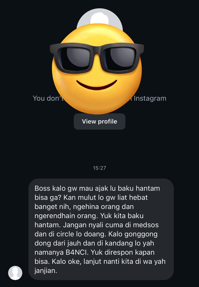 Buzzer jalur DM hahaha. Lagian kan kalaupun ada yang merasa terhina itu ya bagian dari penguasa… katrok. Lagian gua sering tampil di publik, labrak aja kalau berani, ngapain pakai DM nggak jelas gini.