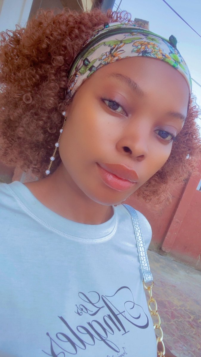 D_CakeMistress's tweet photo. Awa tii lor gbenusioooo https://t.co/NSaQTUStfj