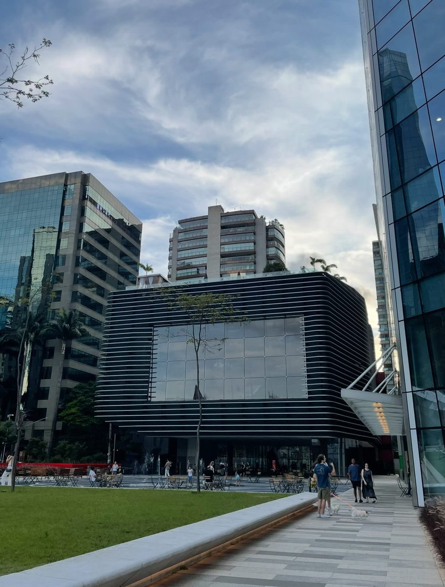 Sou carioca mas tenho que admitir… São Paulo é que temos de mais próximo a uma cidade de primeiro mundo no Brasil 🌍￼
