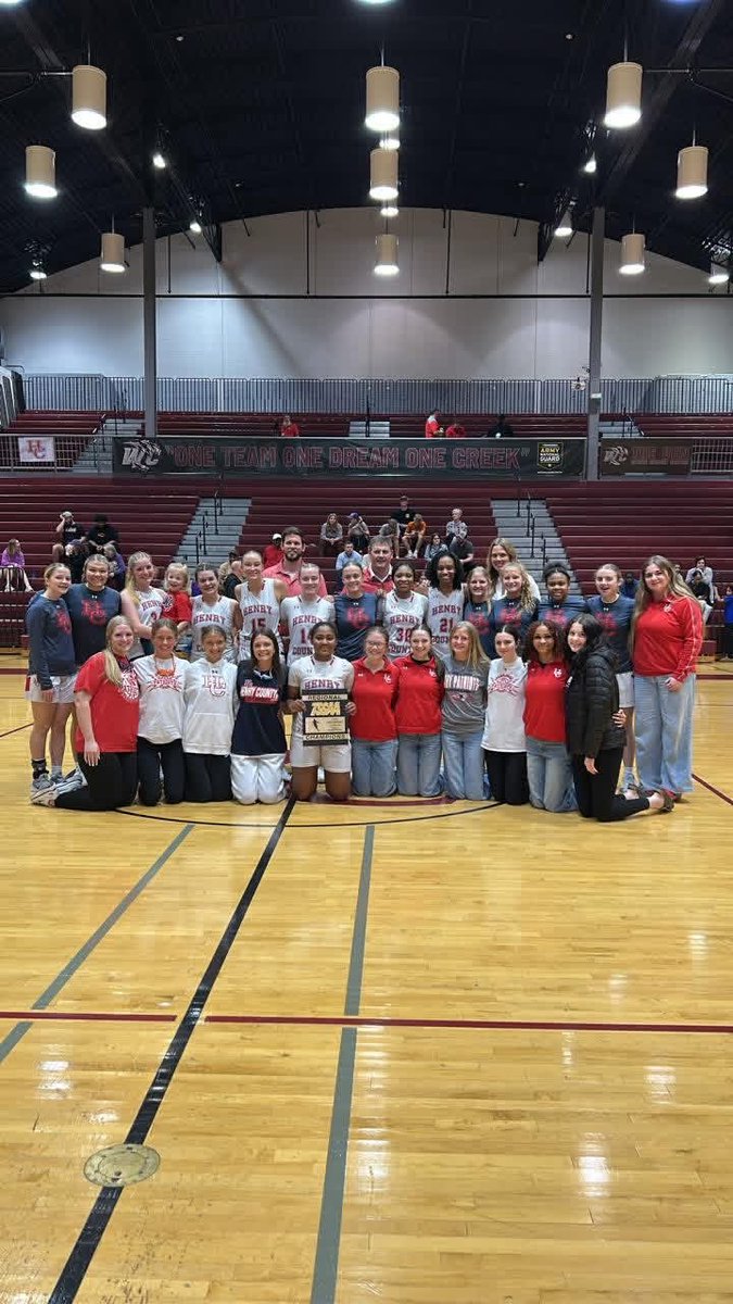 evaeaton2028's tweet photo. Region Champs! 💙❤️ https://t.co/uzAY66T7l3