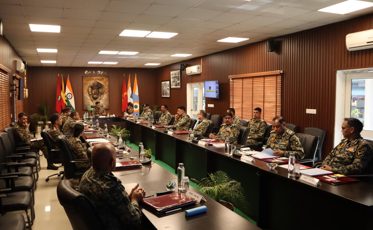 easterncomd's tweet image. Under the aegis of #EasternCommand, HQ 101 Area hosted the “Army–BSF Synergy Seminar 2026” at #Shillong today in collaboration with #BSF Meghalaya Frontier. The seminar focused on enhancing operational coordination, strengthening joint synergy, improving information sharing and