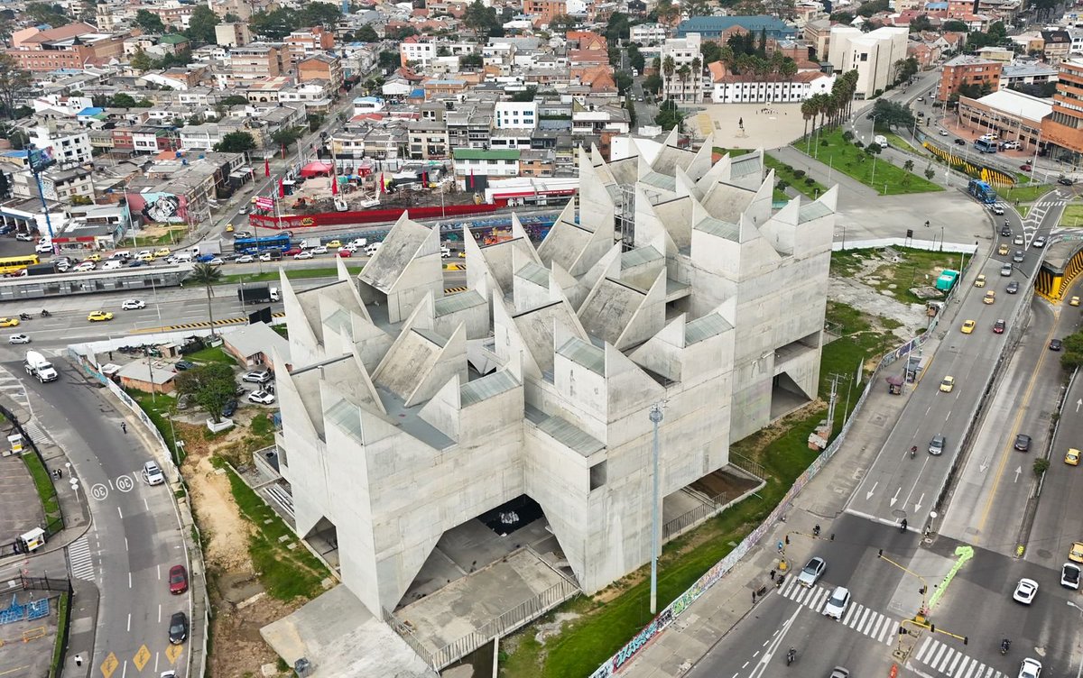 🔴Primicia: Contraloría encuentra millonario detrimento patrimonial por abandono del proyecto de Museo de la Memoria | el 'elefante blanco' en Bogotá 🔽 eltiempo.com/justicia/inves…