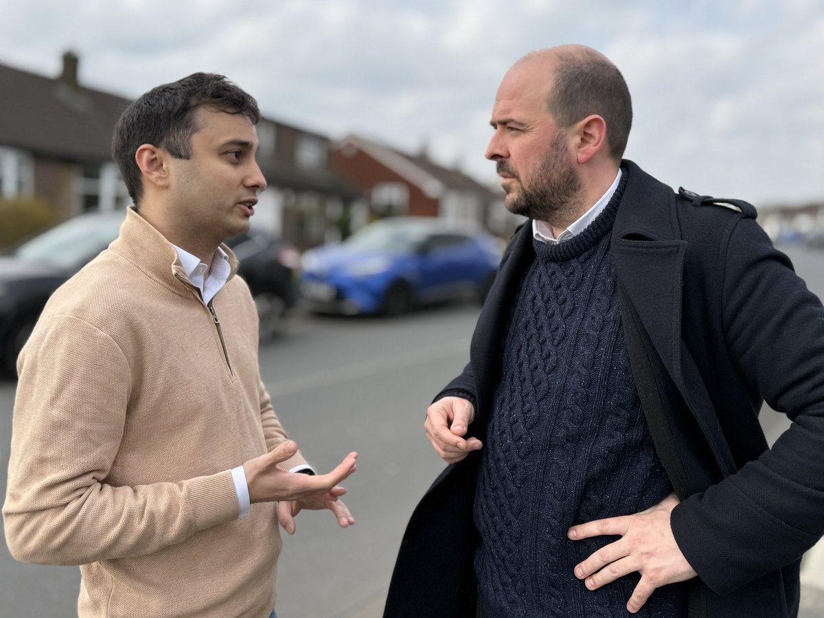 I met with Shadow Transport Secretary <a href="/RicHolden/">Richard Holden MP</a> about the poor service we’ve been seeing at Bromley Cross station from Northern.

He agreed a train operator run by the Department for Transport should do better and will raise it with the minister, pushing for improvements sooner.