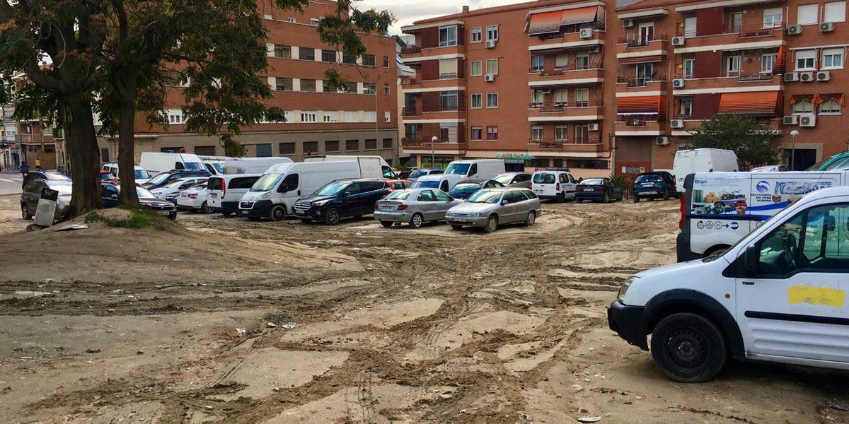 1,4 millones de euros para readoquinar una plaza del barrio Salamanca y dejarla exactamente igual.

🤬 Entended que en Puente de Vallecas nos salga humo por las orejas <a href="/AngelNinoQ/">Ángel Niño</a> <a href="/palomagromero/">Paloma García Romero</a>