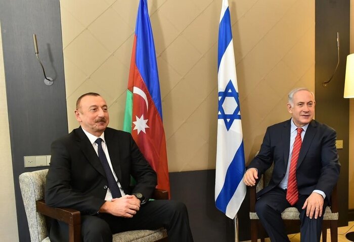 Mosssslulu's tweet photo. Bakıyorum da İran’ın Azerbaycan’a saldırısı sonrası Türkiye’deki bazı siyasal İslamcılar anında İran’cı olmuş, sorun yok. Azerbaycan’ın bir kardeşi var zaten; Davud’un kalkanını taşıyan bu aile meselesi intikamını almak bize düşer. Siz molalara ağlamaya devam edin.🇮🇱🇦🇿🇺🇸 https://t.co/EjcxqEjXeq