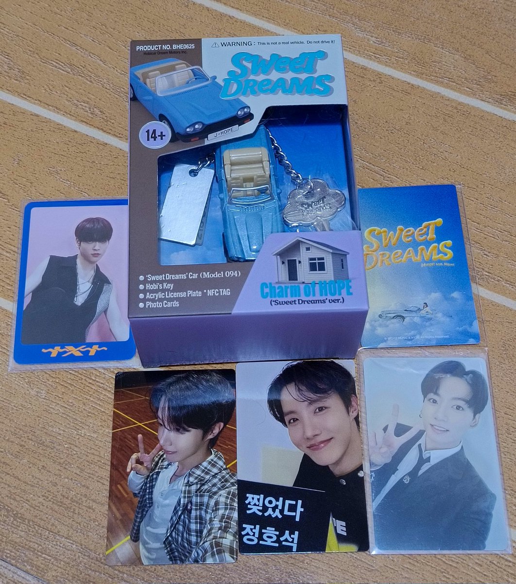 onlystanlegends's tweet photo. wts lfb ph on-hand

bts j-hope charm of hope sweet dreams version

unsealed but complete inclusions with free jungkook &amp; soobin dicon pcs 💜💙

800 + lsf (j&amp;t) 

📍ac, pampanga 

can meet-up on txt dunkin funmeet

#BTS #JHOPE #JUNGKOOK #SOOBIN #DunkinPH_TXT #DunkinPH_WondersAt553 https://t.co/pPh5BNBtMc