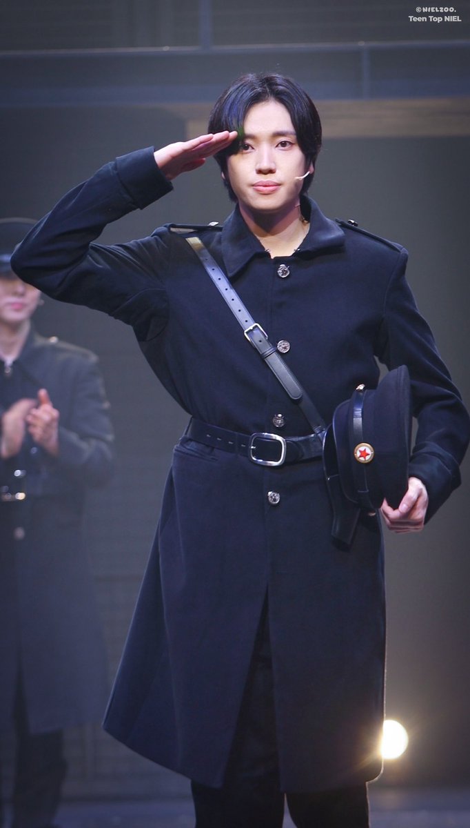 260305 뮤지컬 은밀하게 위대하게
리해랑 役 니엘 
#니엘 #NIEL

내래 반드시 전설이 되어 돌아오갔습니다.