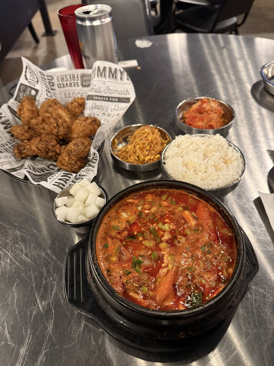 helloyaoli's tweet photo. Mickey’s soju house | Ellicott city 📍

Like a homemade meal &amp; cozy feeling 8/10 https://t.co/xjXfE7g7eF