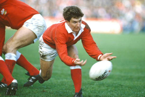 jpstafford's tweet photo. In Dublin in 1990, Ireland and Wales were both rooted in the second division of world rugby and both sides were fighting to avoid a whitewash (Wales's first).
Ireland won a poor game 14-8. #IREvWAL
It was Wales's 5th straight loss, which was then a record. #rugbyhistory #6N https://t.co/TtvOCa0Grk