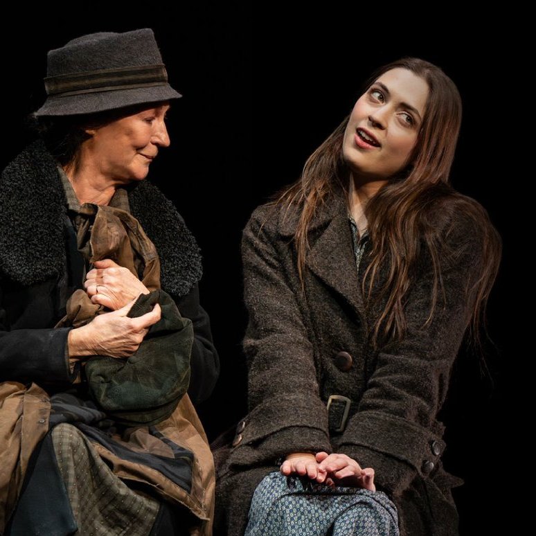 Lizzy McAlpine Updates tweet media