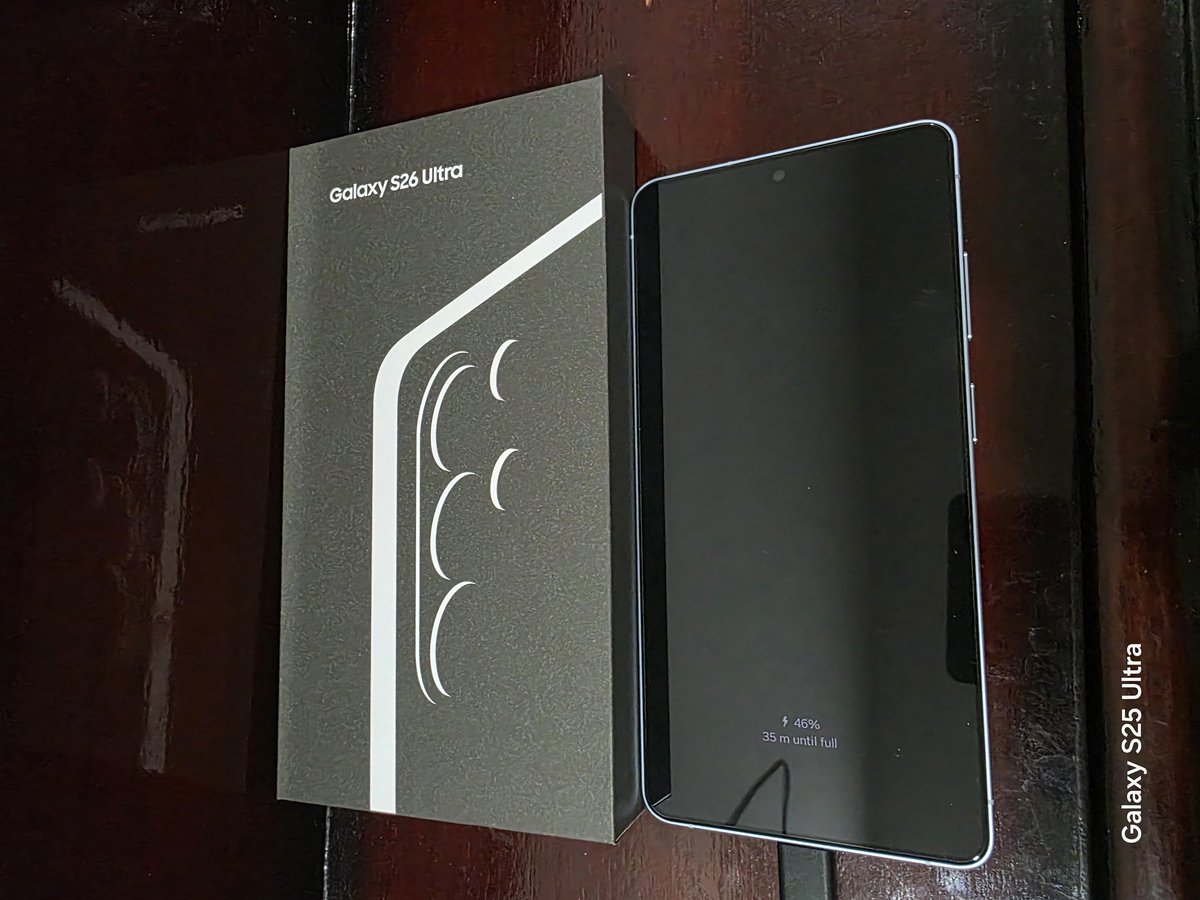 amritashya's tweet image. The S26 Ultra has arrived, everyone! This device is beautiful. 🤩 #device #friends #S26ultra
