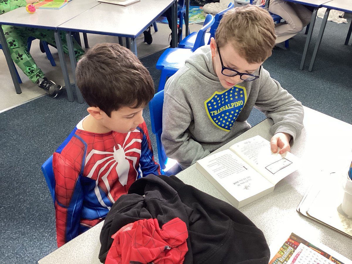 asmyear3's tweet photo. Reading buddies https://t.co/SuuTtzVnqN