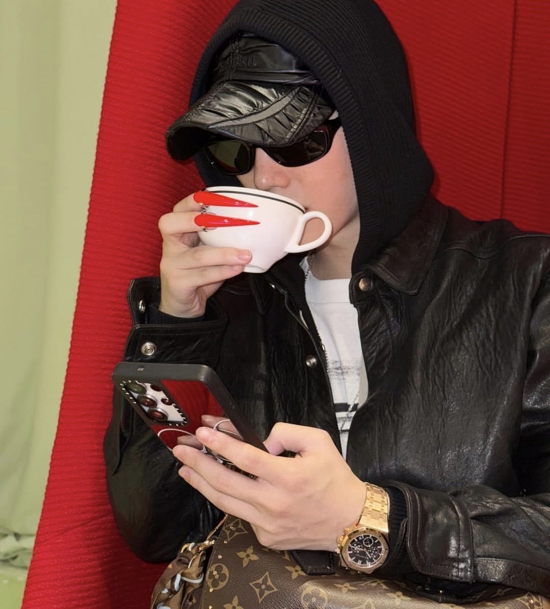 amo que ele estava com a skin muito hetero ai foi la e meteu duas unhas cardi b