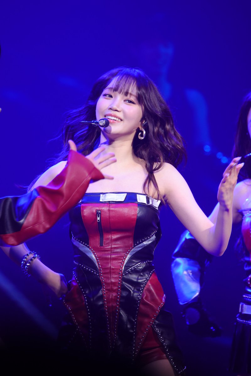 _IDOLGallery_ tweet picture