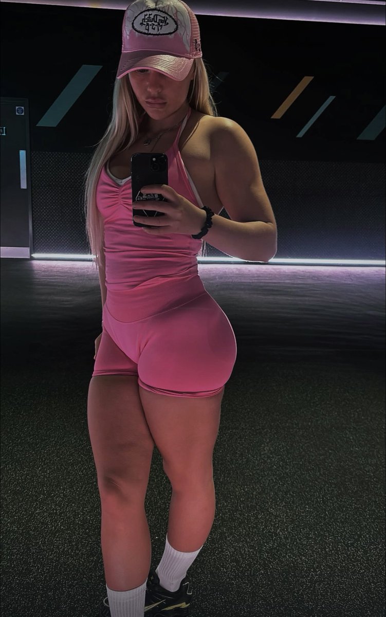 Yaz201877's tweet photo. Rt if you want to be crushed by my thighs

findom femdom paypig https://t.co/cKzocYzAXv