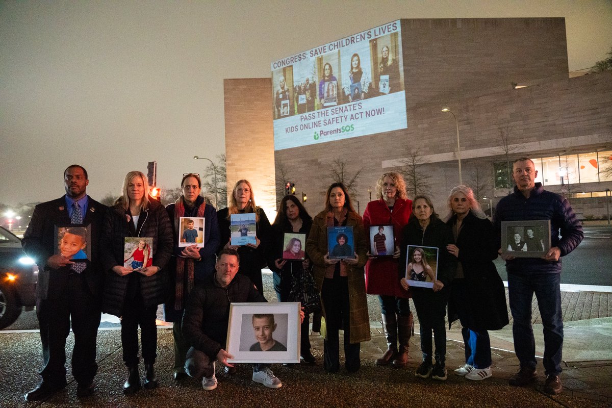 Parents for Safe Online Spaces tweet media