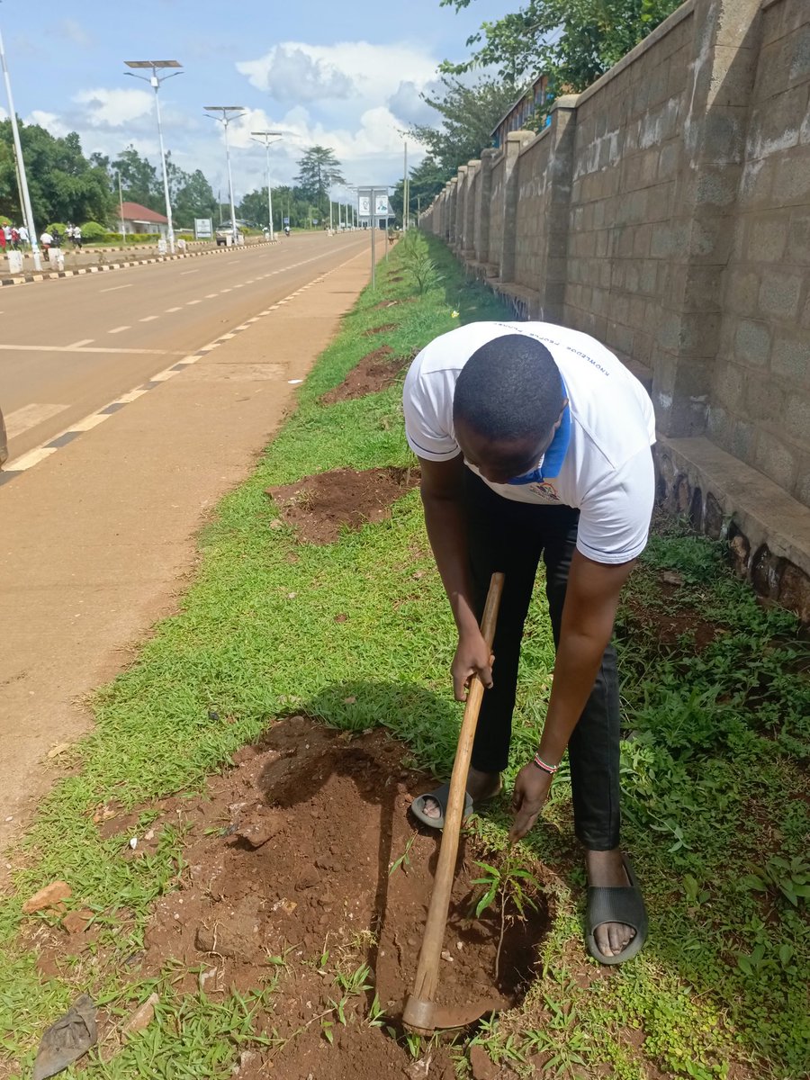 AYOWECCA UGANDA. tweet media