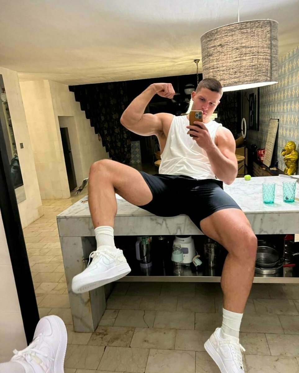 MASTER_0DISKSON's tweet photo. Lick the bottom of my boot and send for my dinner now fag👿 🔥 🤑💸💵 https://t.co/Tia7rLpZhB