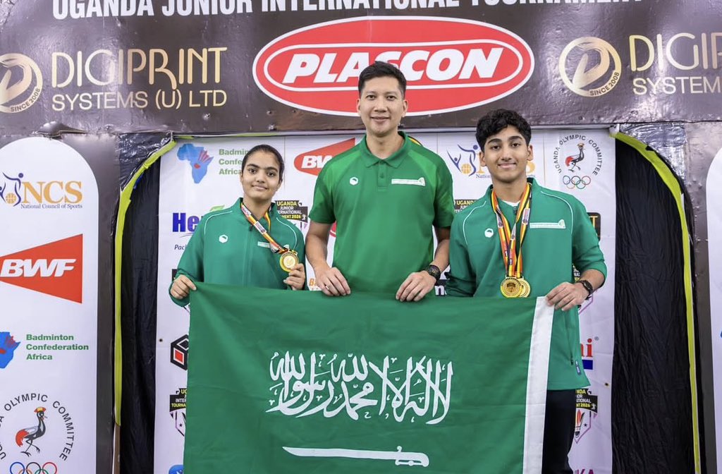 حقق المنتخب السعودي للريشة الطائرة 3 ميداليات في بطولة أوغندا الدولية للشباب 2026 🇸🇦🏸

🥇 ذهبية فردي الشباب للاعب عامر محمد
🥇 ذهبية الزوجي المختلط للاعبين عامر محمد ونبيهة شرف
🥉 برونزية زوجي الشباب للاعبين الواثق العبيدي وعبدالعزيز المقهوي
ألف مبروك للريشة السعودية 🇸🇦👏🏻
