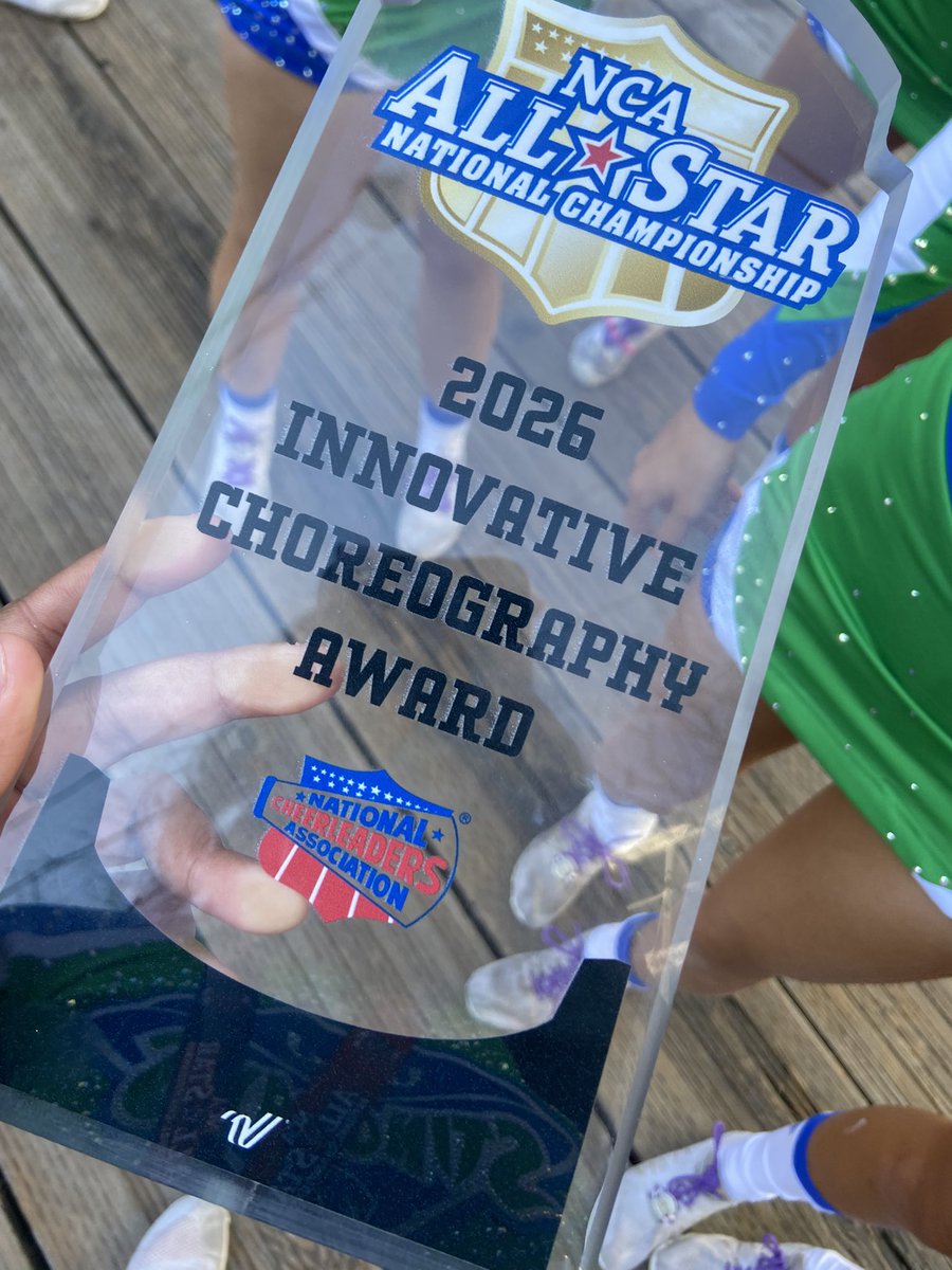 yuri millan tweet media