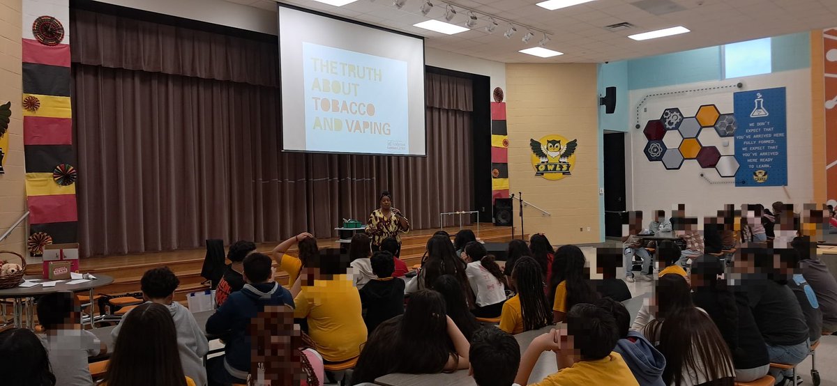 Luvelyo's tweet photo. Whoooo knew learning about the dangers of smoking &amp; vaping could be this fun? 🦉 I had a HOOT with the amazing @GreensptES_AISD Owls! Thanks @McWisdom4Edu for inviting @MDAndersonNews to help raise a wise, tobacco &amp; vape-free generation.
#EndCancer https://t.co/gGq577DOFD