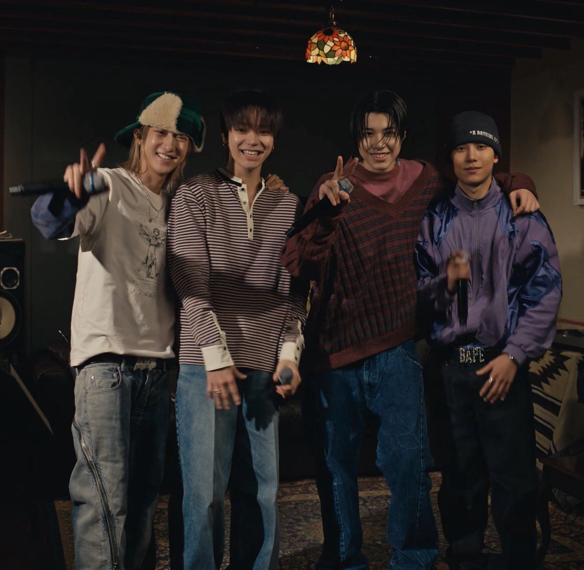 ohyulni's tweet photo. this is family 🫂🥺😭❤️ https://t.co/llNwlXmr1n