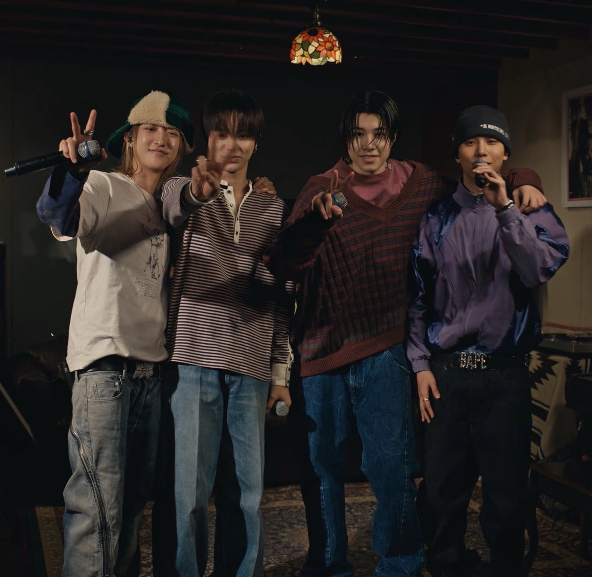 ohyulni's tweet photo. this is family 🫂🥺😭❤️ https://t.co/llNwlXmr1n