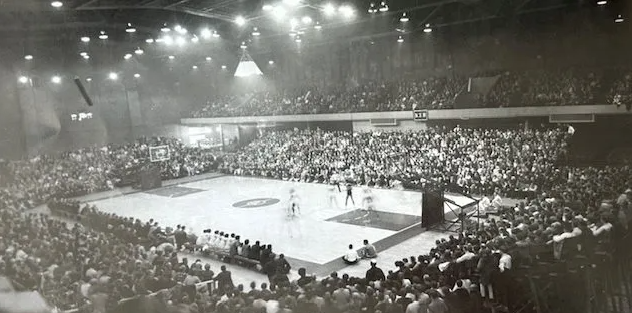 March 5th 1968 Pacers lost to the New Jersey Americans at the Teaneck Armory in both team’s inaugural seasons. Americans were led by Levern Tart with 39 PTS