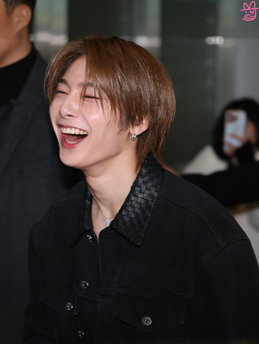 absolutely love it when he goes ( ˶ˆᗜˆ˵ )