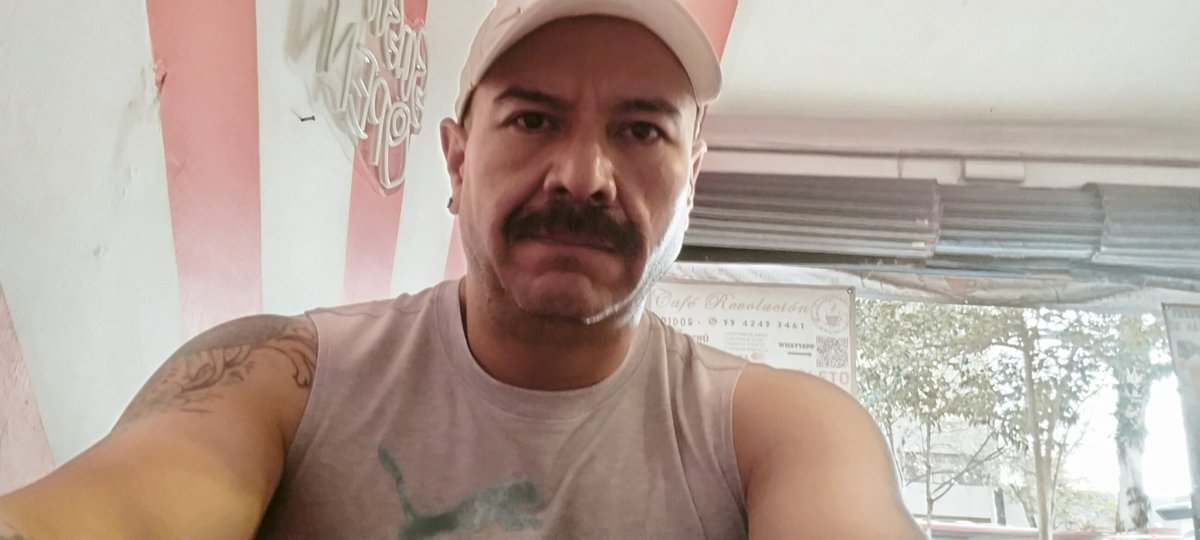 DavidHUMO's tweet photo. @silverbeast01 Hola, muñeco 
Soy David de Reforma 99. Nos saludamos el otro día. Quise enviarte mensaje directo, pero no puedo. 😅 https://t.co/FkEdgdJJeI