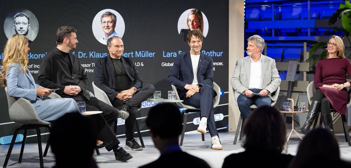 Fabian Theis tweet media