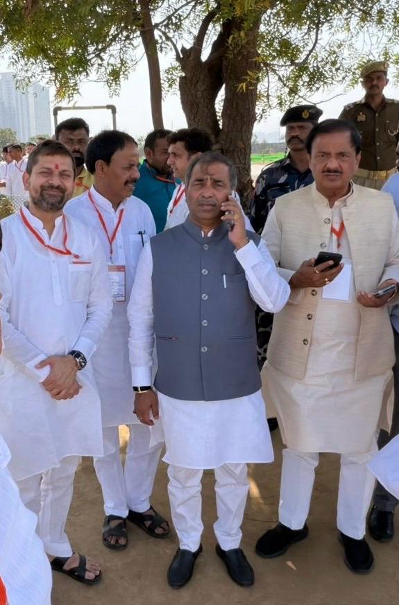 Arpit Tiwari BJP (मोदी का परिवार) tweet media