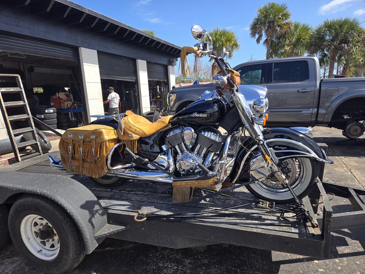 Street Glide tweet media