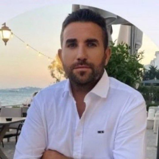 yesimsalkim's tweet photo. Katil Emrah Deniz ! Bugün bu aşağılık caninin fotoğrafını her yere yayın ! Ölen Anne Semiha Denizi değil ! Evladının haykırışlarını değil ! Bu caniyi yayın ! Bu çapsız , aciz , zavallı , erkek doğmuş ama adam olamamış olanı yayın ! Bu nefret dolu konuşmaktan aciz , Narsist içi çürümüş kadın düşmanını lanetleyin ! Döl israfı senin aslın da hiç doğmamış olmanı dilerdim ! Bugün yine bir kadın öldürüldü !!! Bir kız çocuğu annesiz kaldı gözü önün de okul kapısında da öldürüldü ! İDAM istiyorum