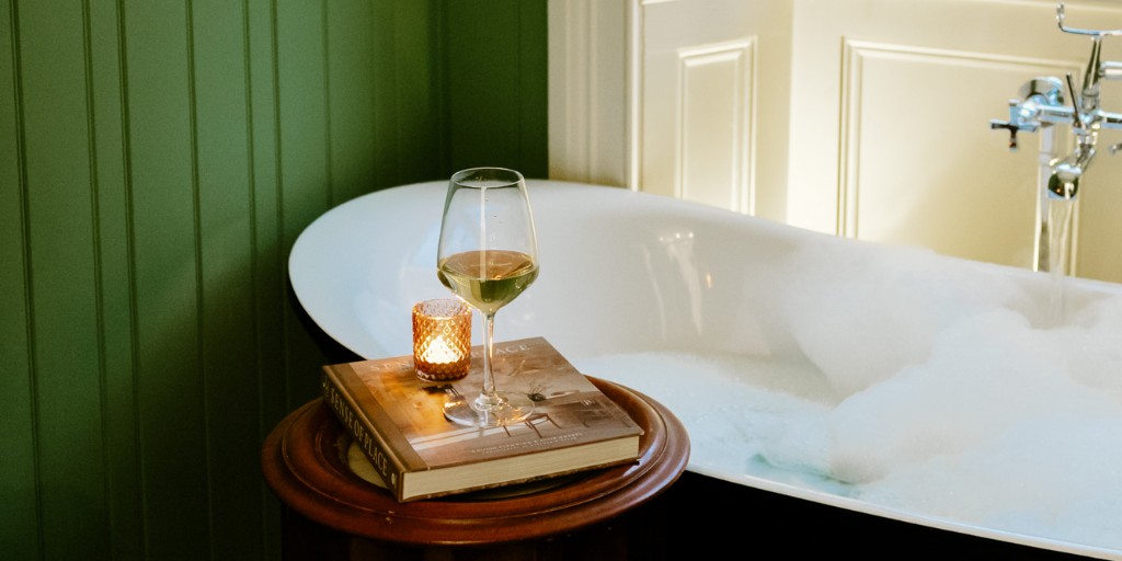 High Force Hotel and Waterfall tweet media