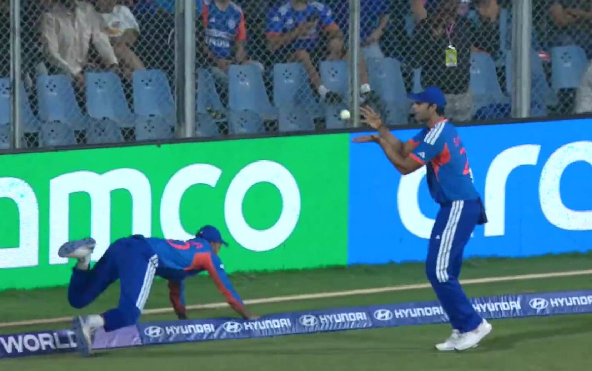 ZisHan_22's tweet photo. What a catch axar
#IndvsEngland #T20WorldCup26 https://t.co/mEOGjuZewB