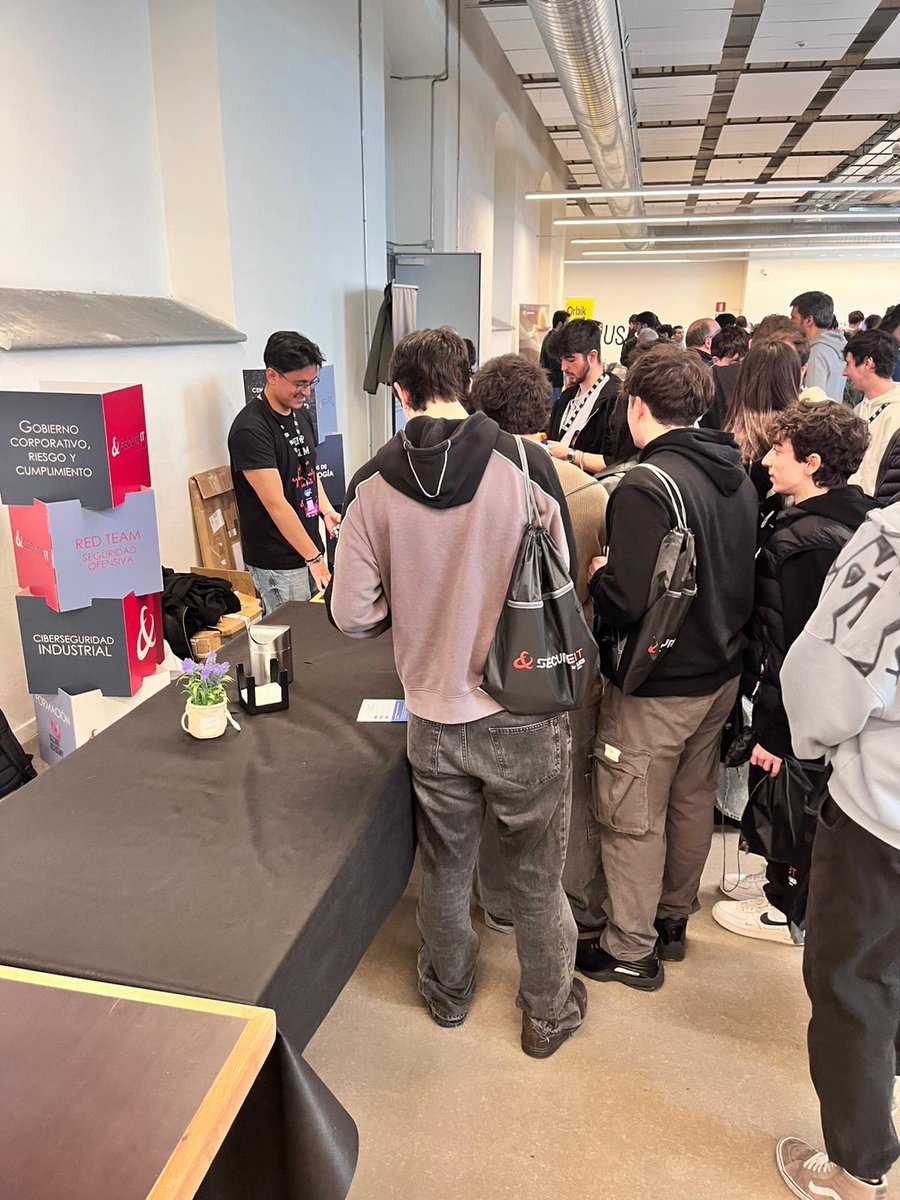 Secure&IT tweet media